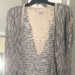 Knox Rose knit kimono